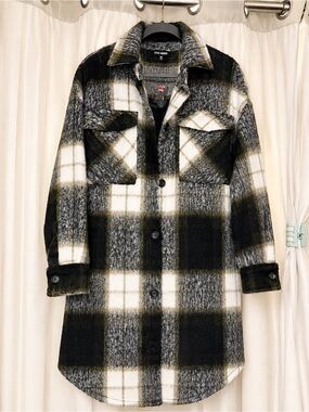 Steve Madden Black, Cream & Gray Plaid Teddy Jacket/Coat